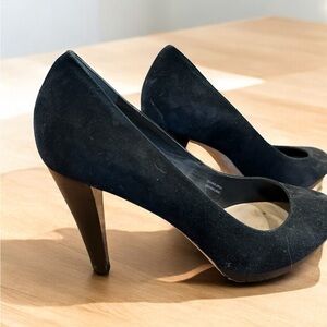 Size 8, Black patent leather pumps. VIA SPIGA. Great condition.